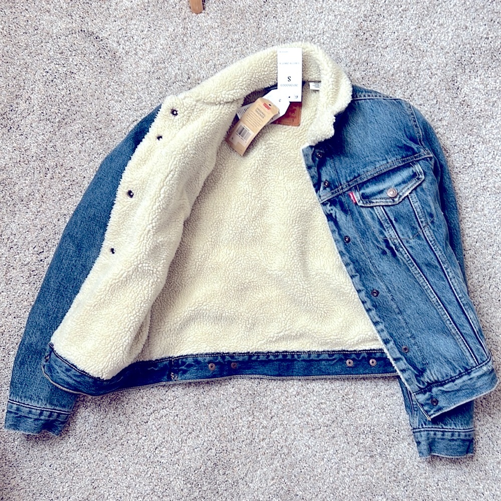 NWT LEVI’S ORIGINAL SHERPA TRUCKER JACKET